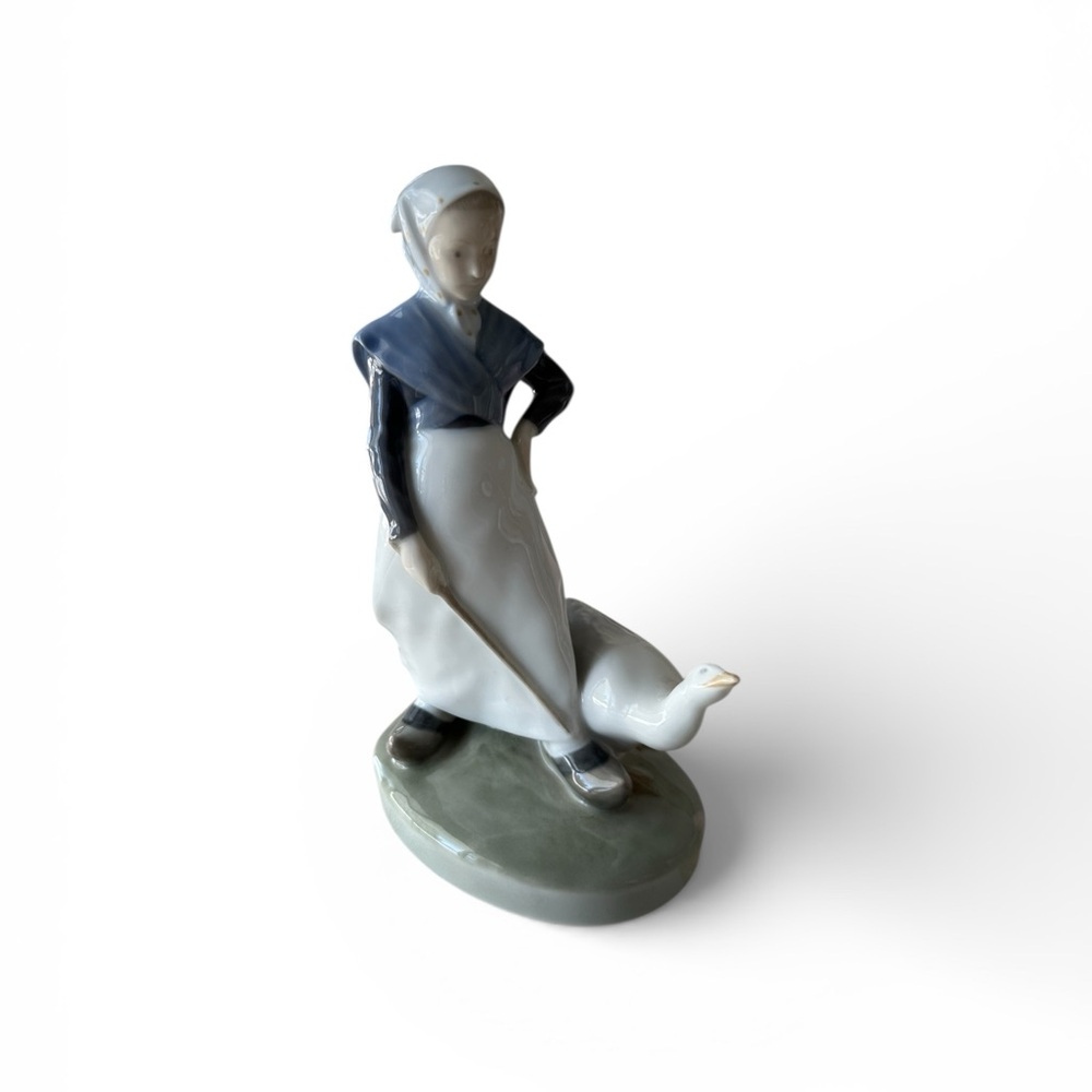 Royal Copenhagen goose girl figurine vintage 7.5 inches tall Excellent condition